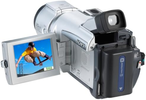 2-Мегапикселова камера Sony DCRTRV70 MiniDV с 2,5-инчов LCD дисплей, карта с памет и възможност за връзка към